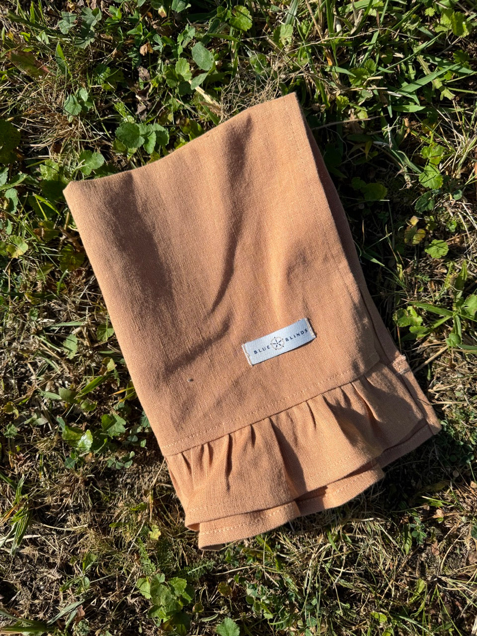 Szybkoschnący ręczniczek lniany mini z falbanką pomarańczowy